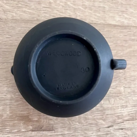 Antique 1929 Wedgwood Black Basalt Creamer Made In England‎